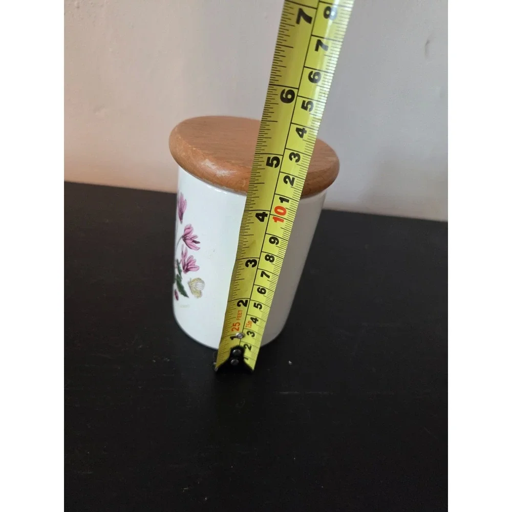 Portmeirion Botanic Garden Canister w/ Lid Cyclamen Repandum 4.5''